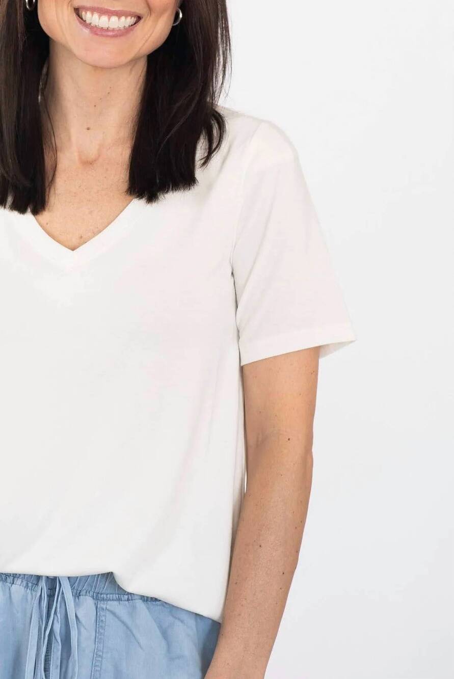 NEW ZENANA becca v-neck tee in ivory - Picture 2 of 2